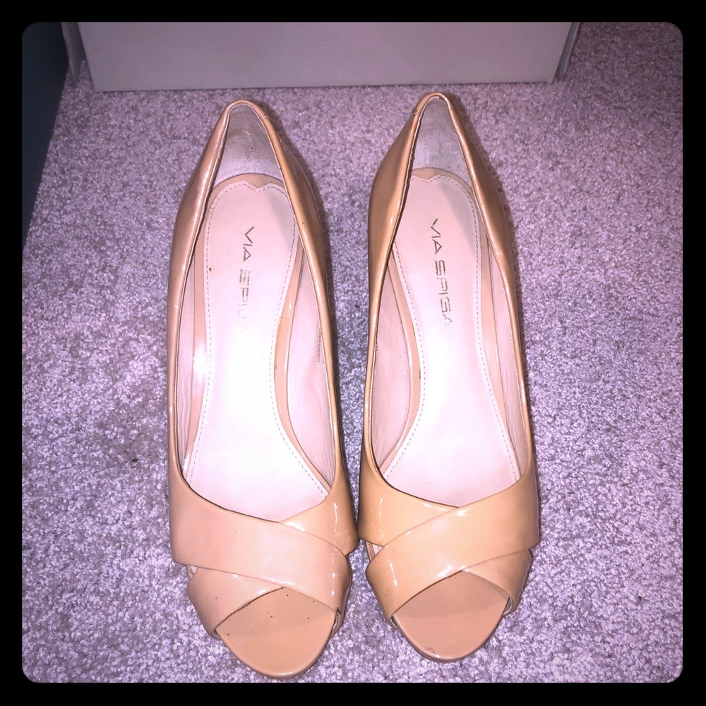 Gorgeous Via Spiga Peep Toe Platform Pump